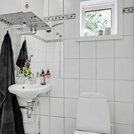 Awesome In Grsted With 1 Bedrooms *
